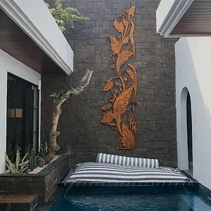 dwina-villa-canggu.ubudhotelsnow.com/