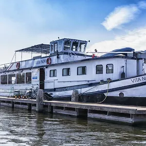 Nova Botel